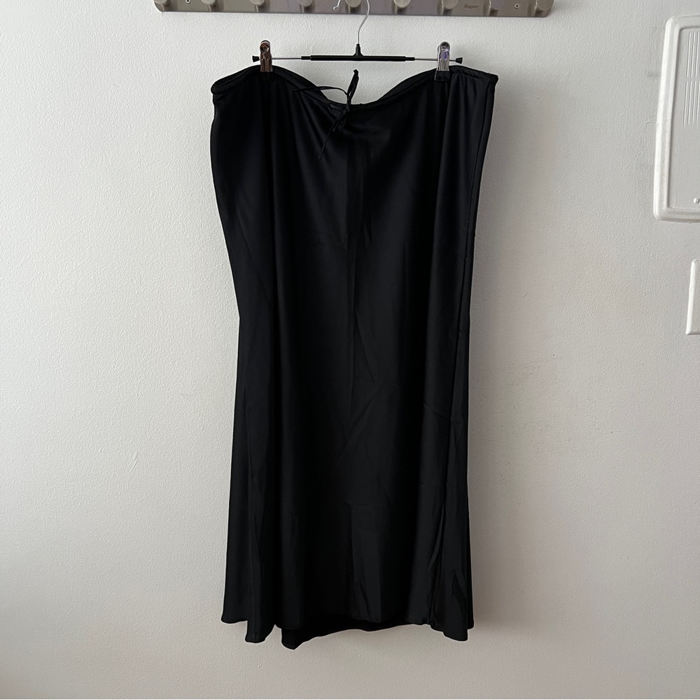 Abercrombie & Fitch Elegant Satin Black Midi Skirt